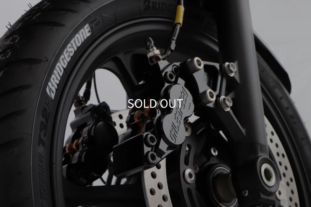 画像3: GALE SPEED ビレット フロント4P アキシャルキャリパー｜高性能＆軽量設計でストリート最適化！ 🏍️✨ (3)