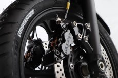 画像3: GALE SPEED ビレット フロント4P アキシャルキャリパー｜高性能＆軽量設計でストリート最適化！ 🏍️✨ (3)