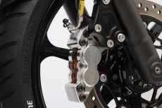 画像4: GALE SPEED ビレット フロント4P アキシャルキャリパー｜高性能＆軽量設計でストリート最適化！ 🏍️✨ (4)