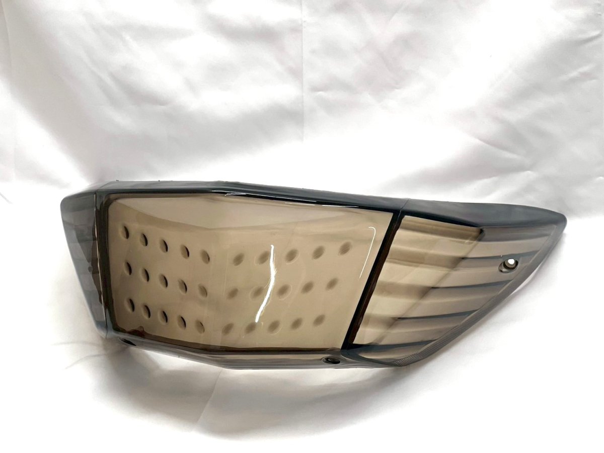 画像1: 🏆 2型シグナスX用テールレンズ｜愛車のリアをスタイリッシュにカスタム！ 🚀 (1)